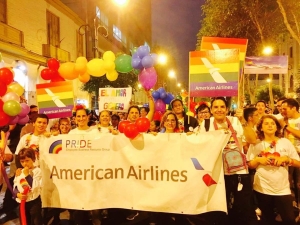 American Airlines celebra la inclusi&oacute;n y la diversidad durante la XVI Marcha del Orgullo LGTBI en Lima